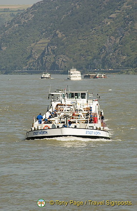 [Rhine Castles - Rhine River Cruise - Germany]