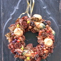 Laurel made of dried fruit and vegetables