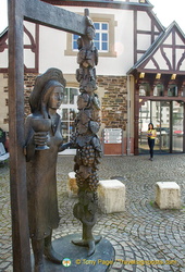 Sculpture depicting Traben-Trarbach's connection with wine-growing