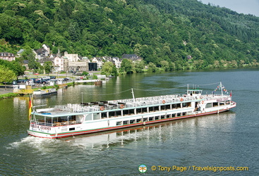 The Nikolaus-Cusanus river boat