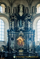 Trier Dom altarpiece