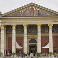 Main entrance of the Kunsthalle Budapest