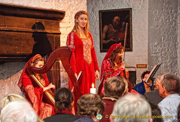 Bunratty Medieval Banquet entertainment