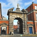 Figure of Justice (2135 بازدید) This Figure of Justice is above the Gate of Justice, the main Cork Hill entrance to Dublin Castle
[D... Figure of Justice