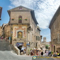 Road to the upper town of Assisi