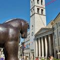 Botero's horse facing the Torre del Popolo
