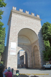 Assisi's Porta Nuova