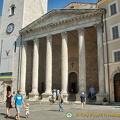 Tempio di Minerva with its perfectly preserved columns from the Augustan period