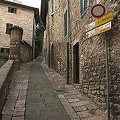 Traffic and parking within the town-walls is admitted for few hours only per day