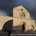 The interior has the same layout as the Upper Basilica of St Francis
