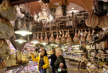 Being in this Bologna food shop was a visual and sensual delight