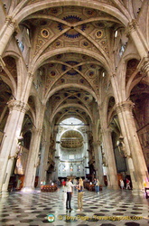 Central nave of Como's duomo