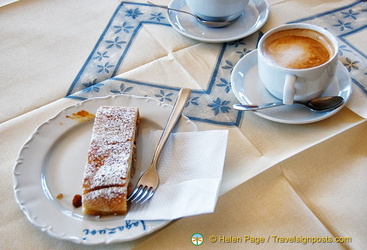 Apple strudel and coffee at the Rifugio Lagazuoi
