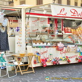A snack stand on Piazza Santo Spirito