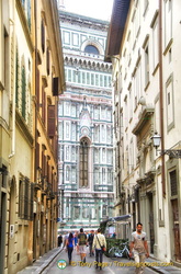 Side street of Piazza Duomo