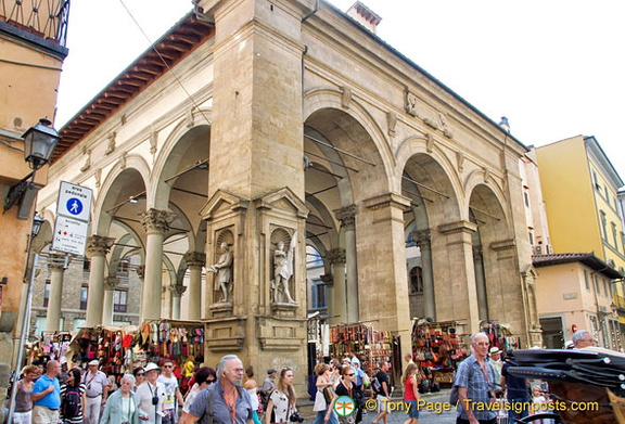 Loggia del Porcellino 
