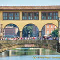 Ponte Vecchio has three segmental arches