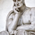 Statue of Dante Alighieri