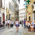 Via dei Neri has a very popular sandwich shop and cafes