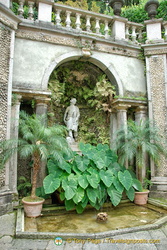 Beautiful garden archways and statues