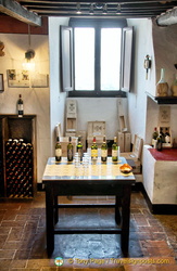 Winetasting room at Contucci