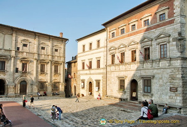 Palazzo Contucci on the right
