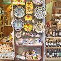 Ceramic and gift shop along Via del Duomo