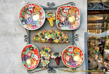 Ceramic shops along via Duomo