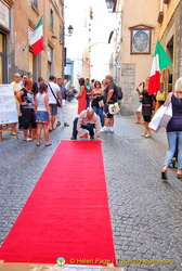 Red carpet treatment in Via del Duomo