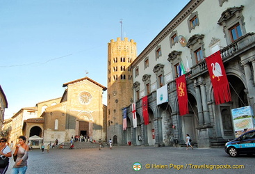 View of Chiesa di San't Andrea on Piazza della Repubblica