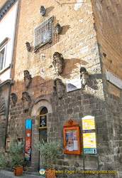 Entrance to the Torre del Moro
