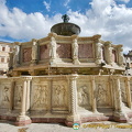 Fontana Maggiore with its amazing basin decorations