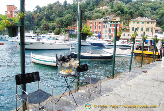 Seats for clients of Gold For Ever