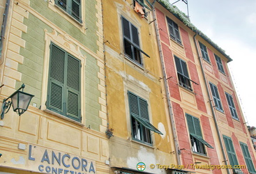 The trompe l'oeil brickwork is a common feature of Portofino's buildings