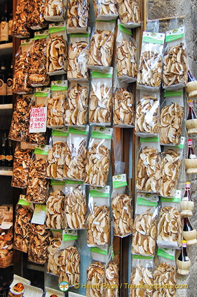 Packs of dried porcini