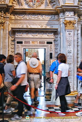 Entrance to the Piccolomini Library