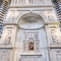 Piccolomini altar just outside the Libreria Piccolomini