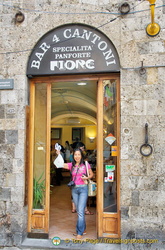 Bar 4 Cantoni was where I bought my Fiore panforte