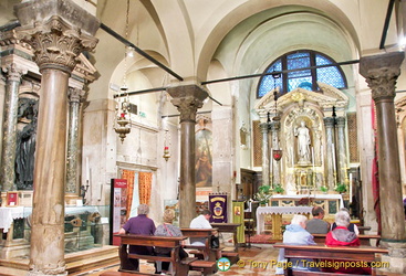View of the main altar of San Giacometto