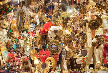 Venetian mask and souvenir shop