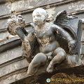 Rialto bridge sculpture