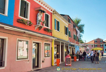 Burano's colourful buildings