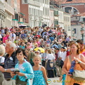 Crowd on the Ponte della Paglia in summer