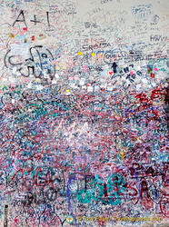 Mass of love notes on the wall of Juliet's House