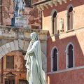 Statue of Dante