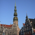 Petera Baznica (St Peter's Church) towers over the Ratslaukums square. (24983 посещения) Petera Baznica (St Peter's Church) towers over the Ratslaukums square. Petera Baznica (St Peter's Church) towers over the Ratslaukums square.