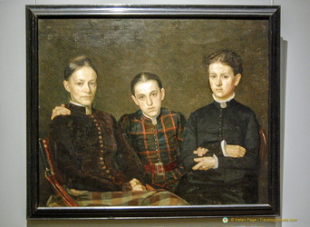 Portrait of Cornelia, Clara and Johanna Veth, the three sisters of Jan Veth