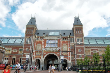 Grand entrance of the Rijksmuseum