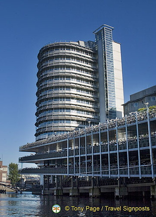 A multi-storey bicycle station
