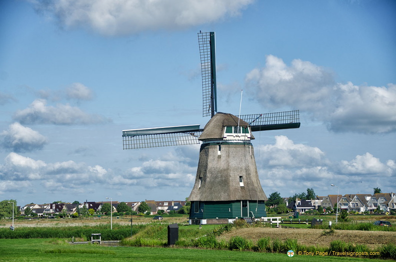 windmill_volendam_AJP1276.jpg
